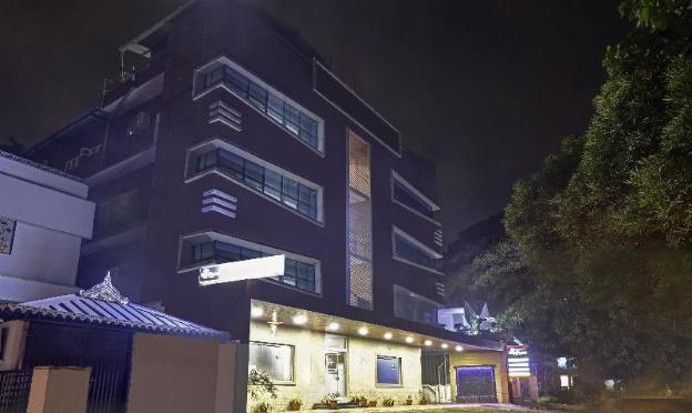 treebo thoduvas star plaza cochin airport