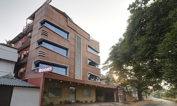 treebo thoduvas star plaza cochin airport