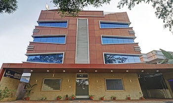 treebo thoduvas star plaza cochin airport