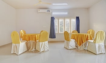 treebo thoduvas star plaza cochin airport