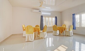 treebo thoduvas star plaza cochin airport