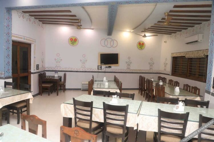 the desert den little rann of kutch