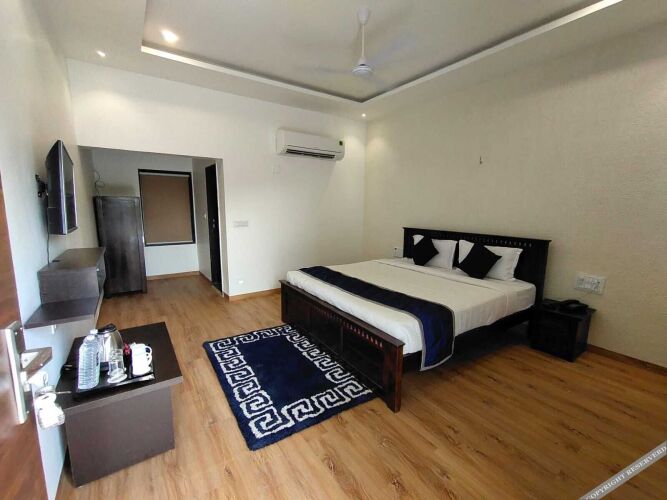 the desert den little rann of kutch