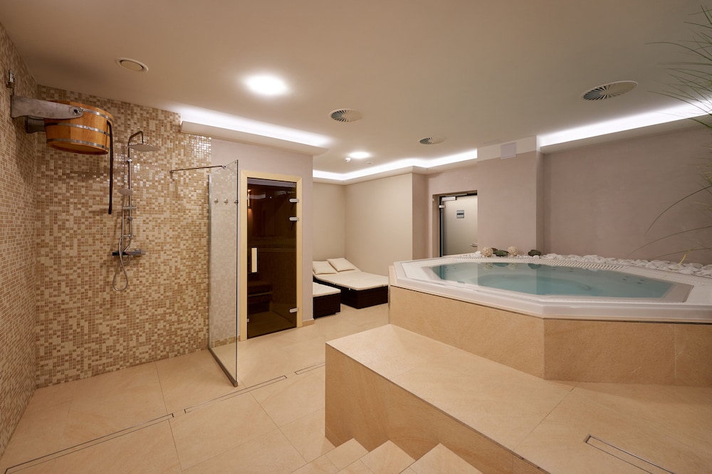 hotel queens
