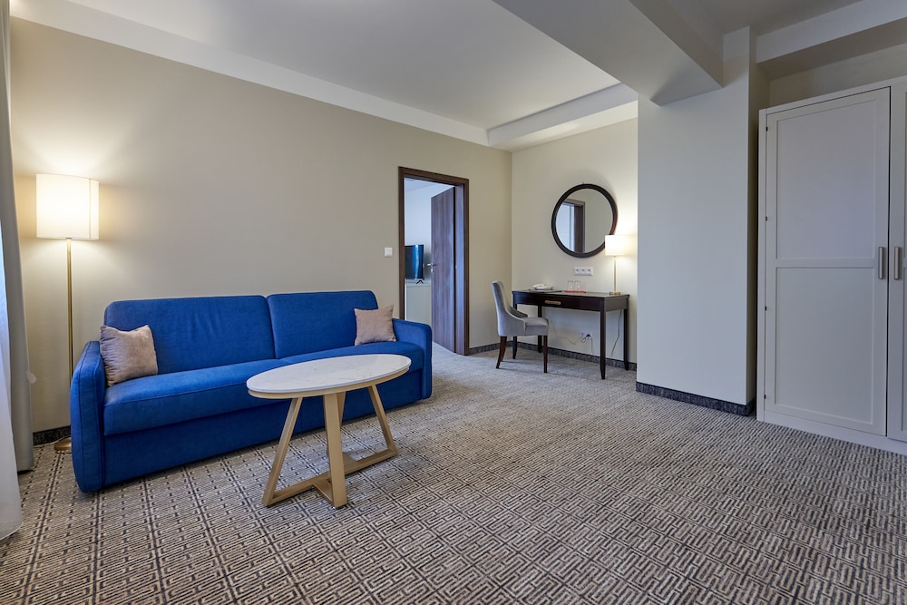 hotel queens