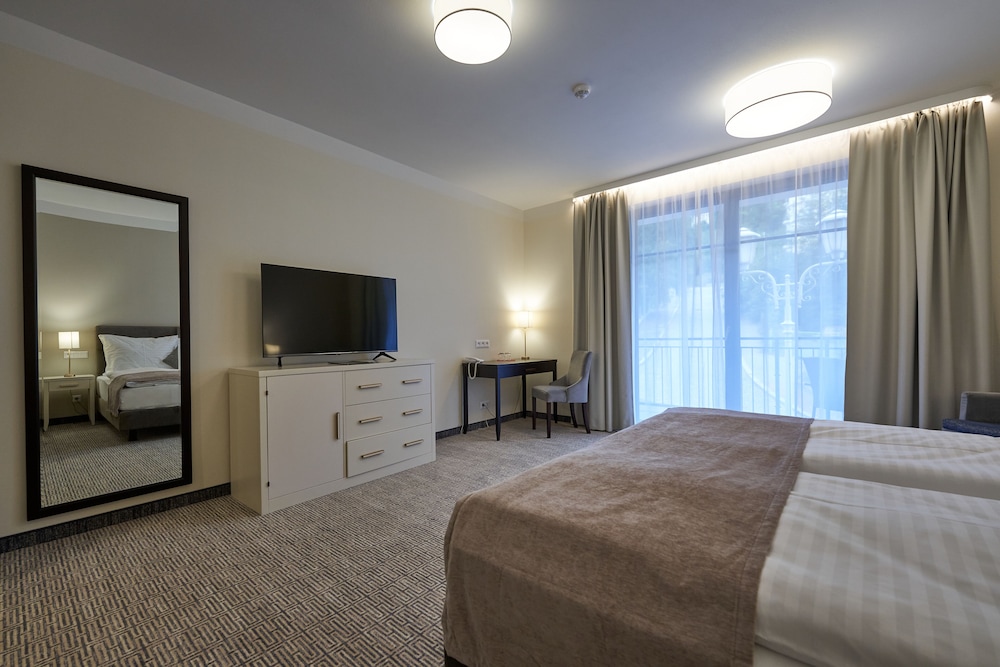 hotel queens