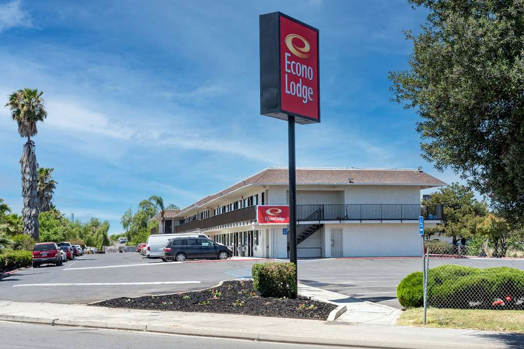 econo lodge stockton near i 5 fairgrounds