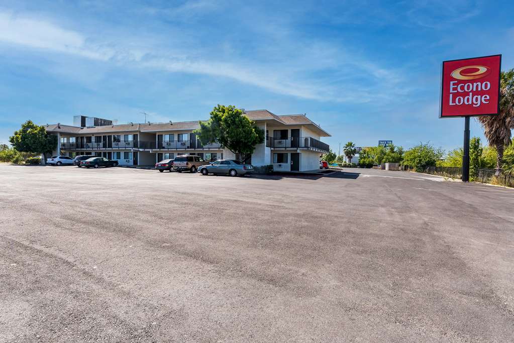 econo lodge stockton near i 5 fairgrounds