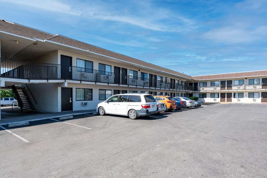 econo lodge stockton near i 5 fairgrounds