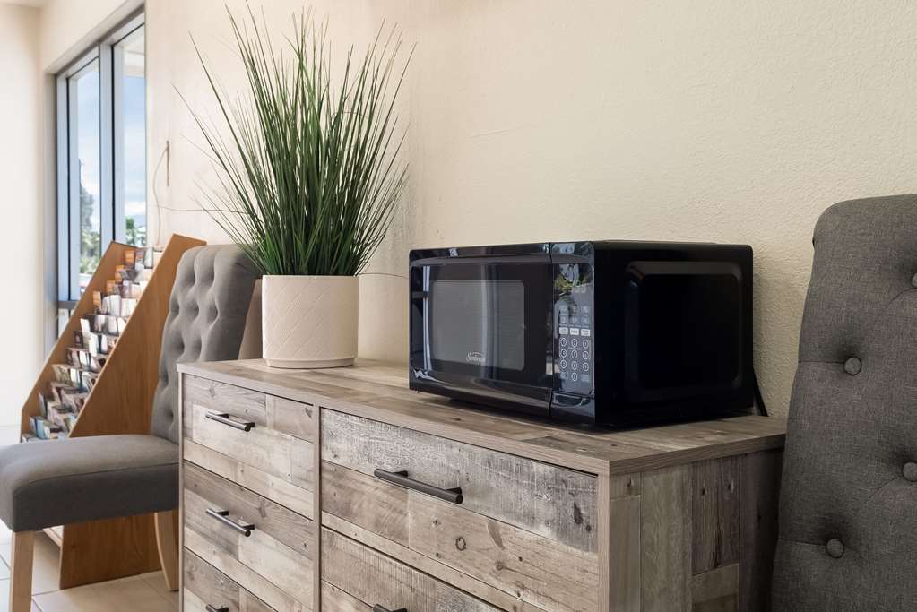 econo lodge stockton near i 5 fairgrounds