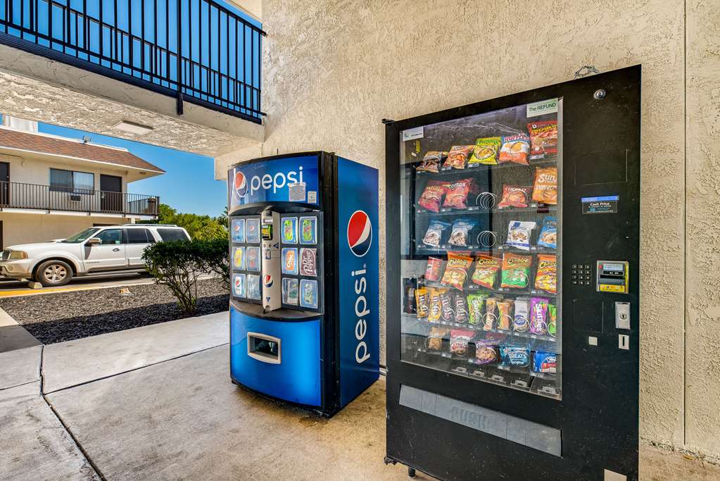 econo lodge stockton near i 5 fairgrounds