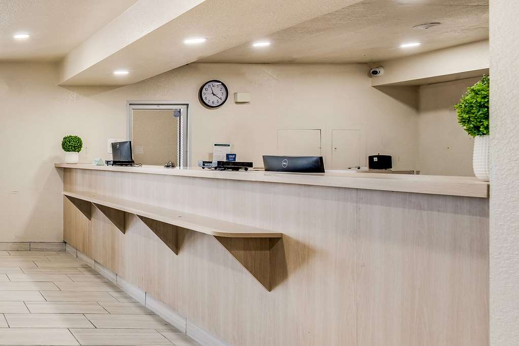 econo lodge stockton near i 5 fairgrounds