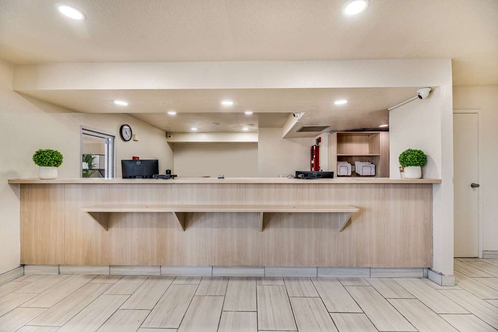 econo lodge stockton near i 5 fairgrounds