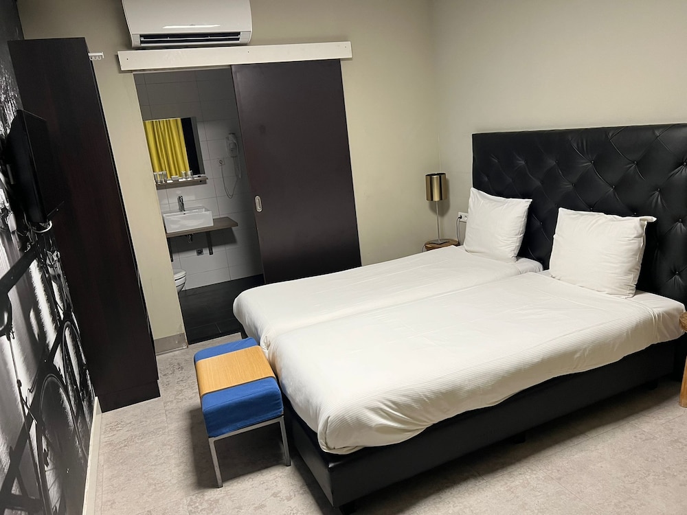 campin hotel