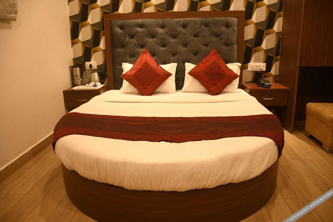 hotel sv grand varanasi