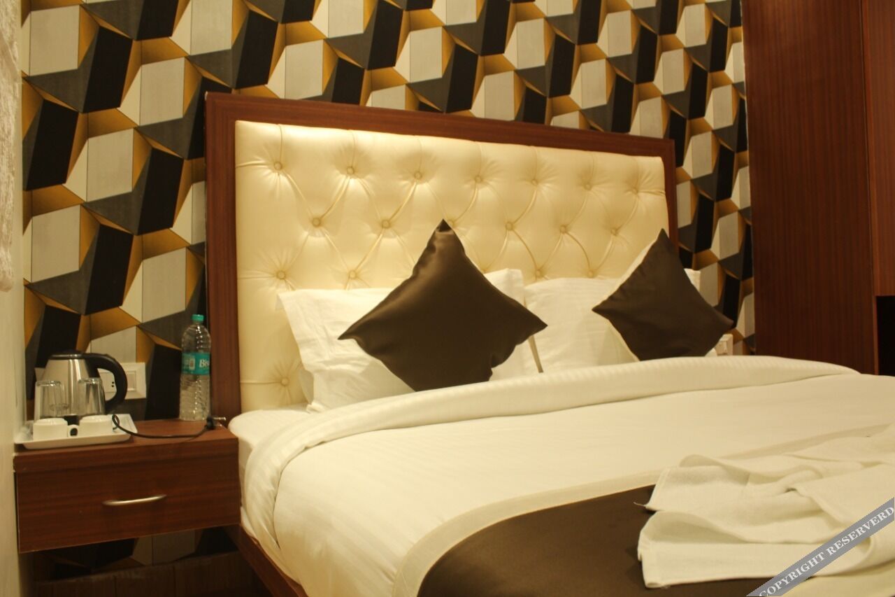 hotel sv grand varanasi