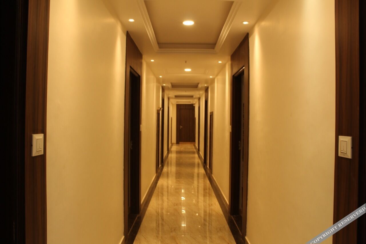hotel sv grand varanasi