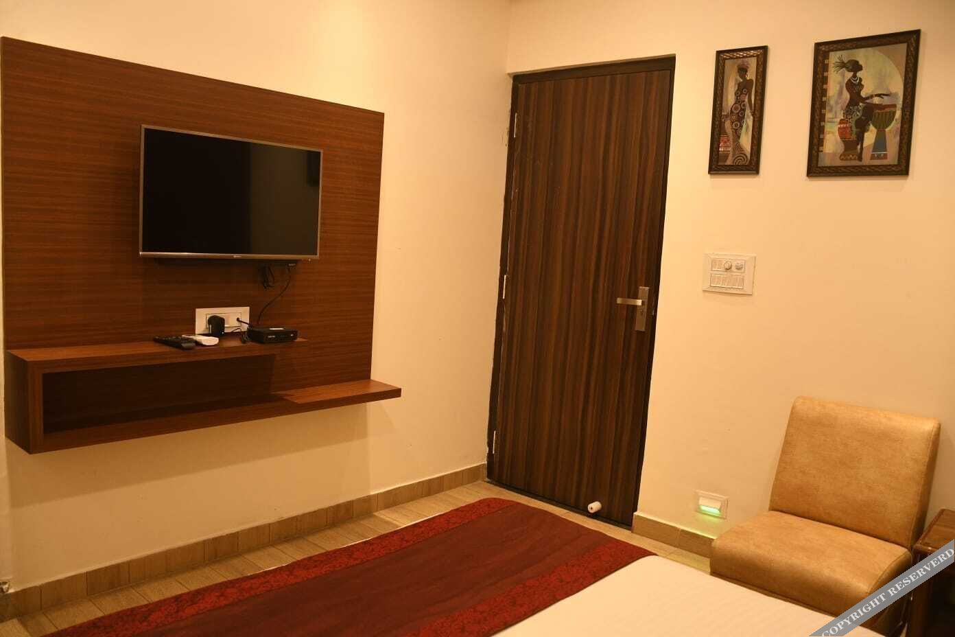hotel sv grand varanasi