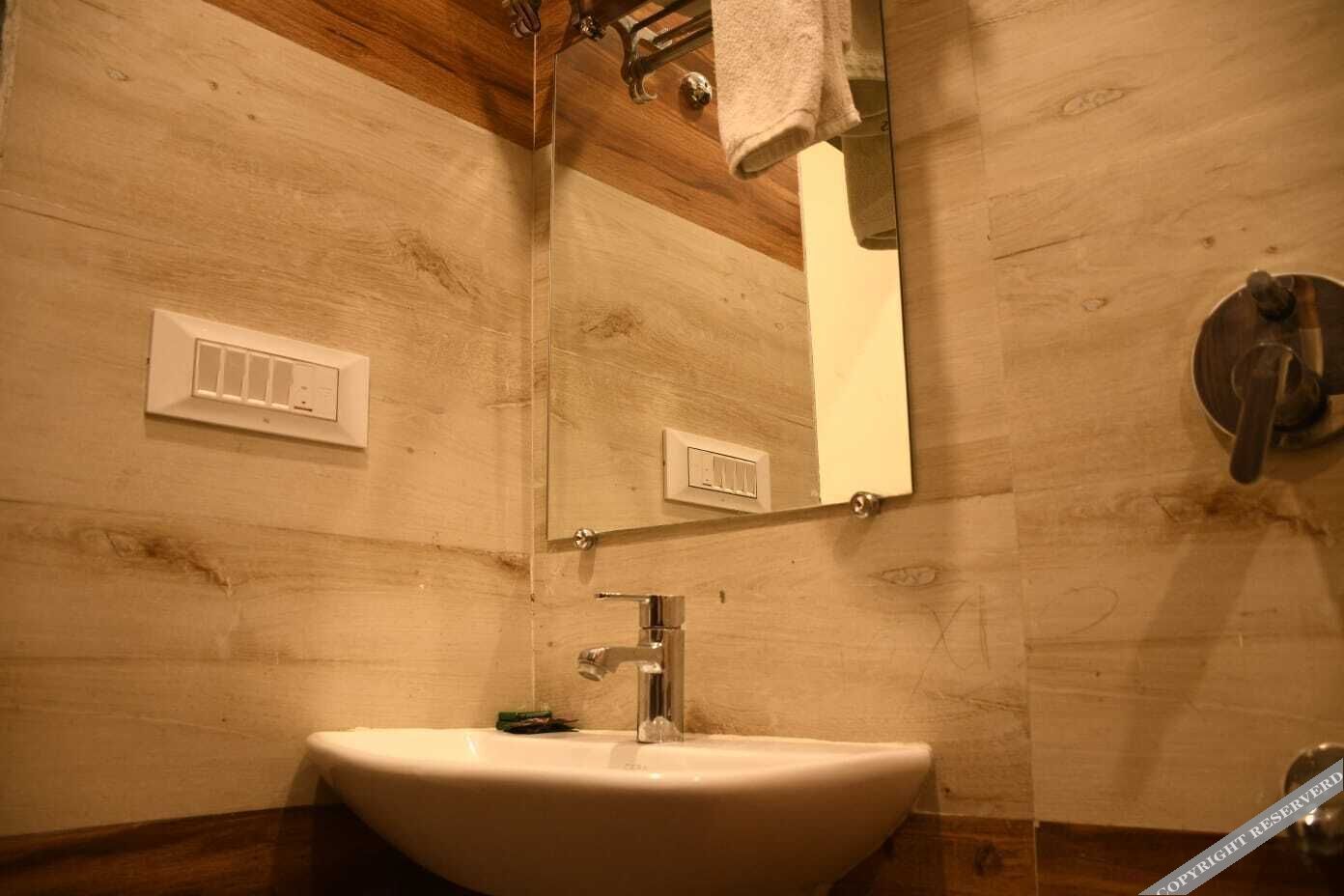 hotel sv grand varanasi