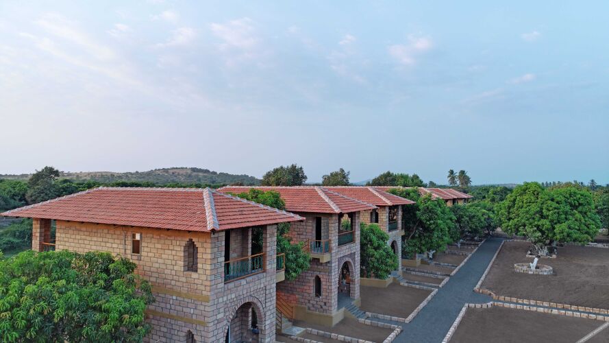 kavish gir lion resort