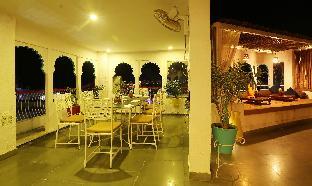 hotel udai niwas by the lake