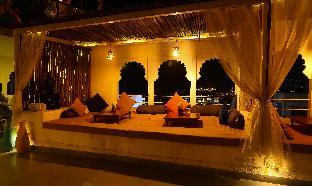 hotel udai niwas by the lake