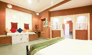hotel udai niwas by the lake