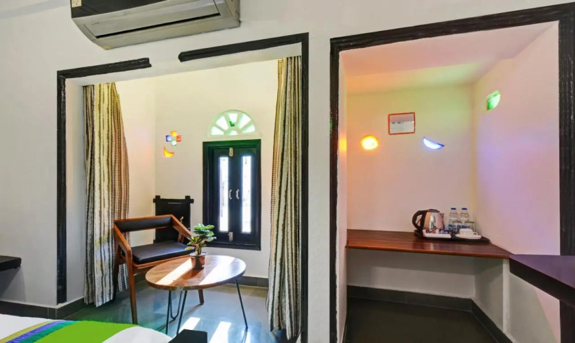 hotel udai niwas by the lake