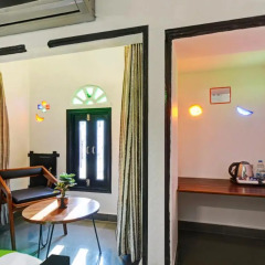 hotel udai niwas by the lake