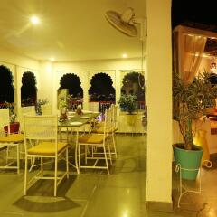 hotel udai niwas by the lake