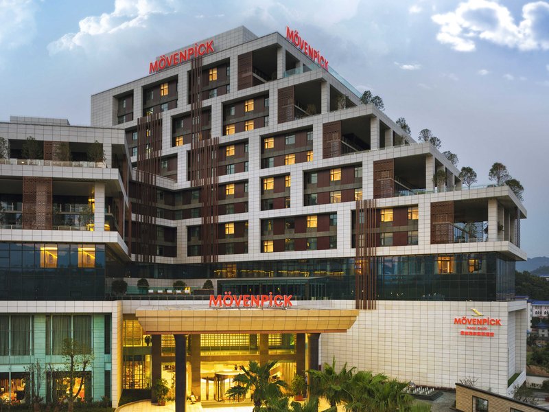 movenpick hotel enshi