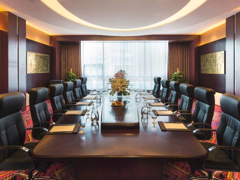 movenpick hotel enshi