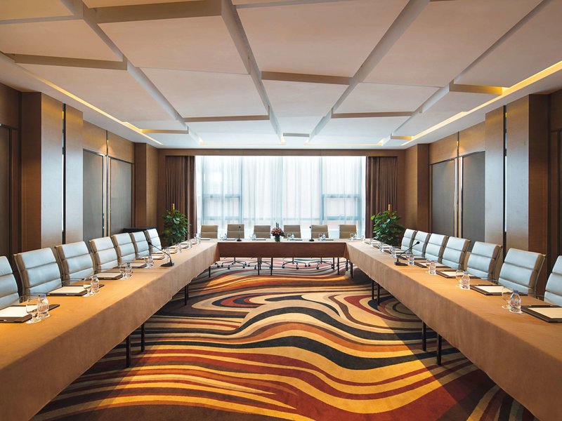 movenpick hotel enshi