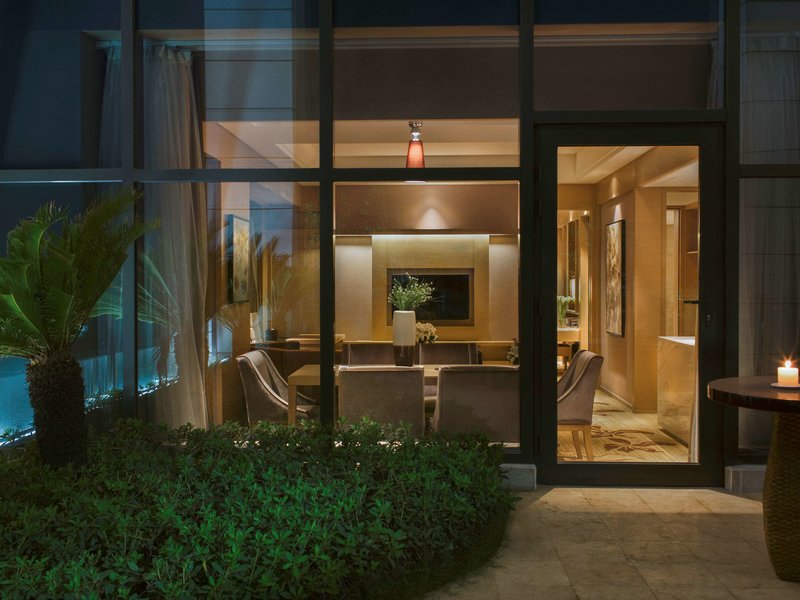 movenpick hotel enshi