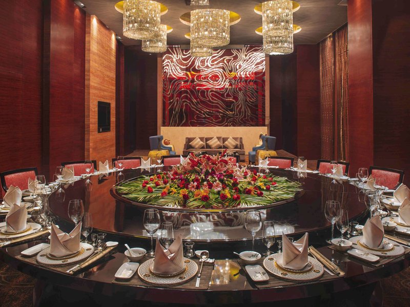 movenpick hotel enshi