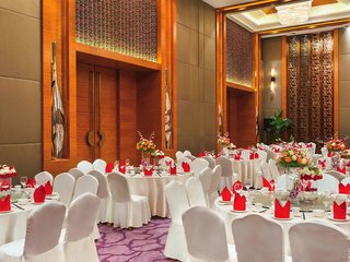 movenpick hotel enshi