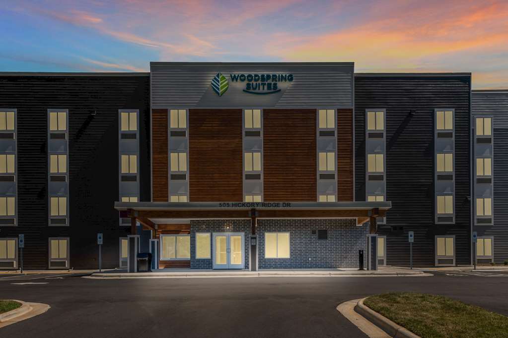 woodspring suites greensboro high point north
