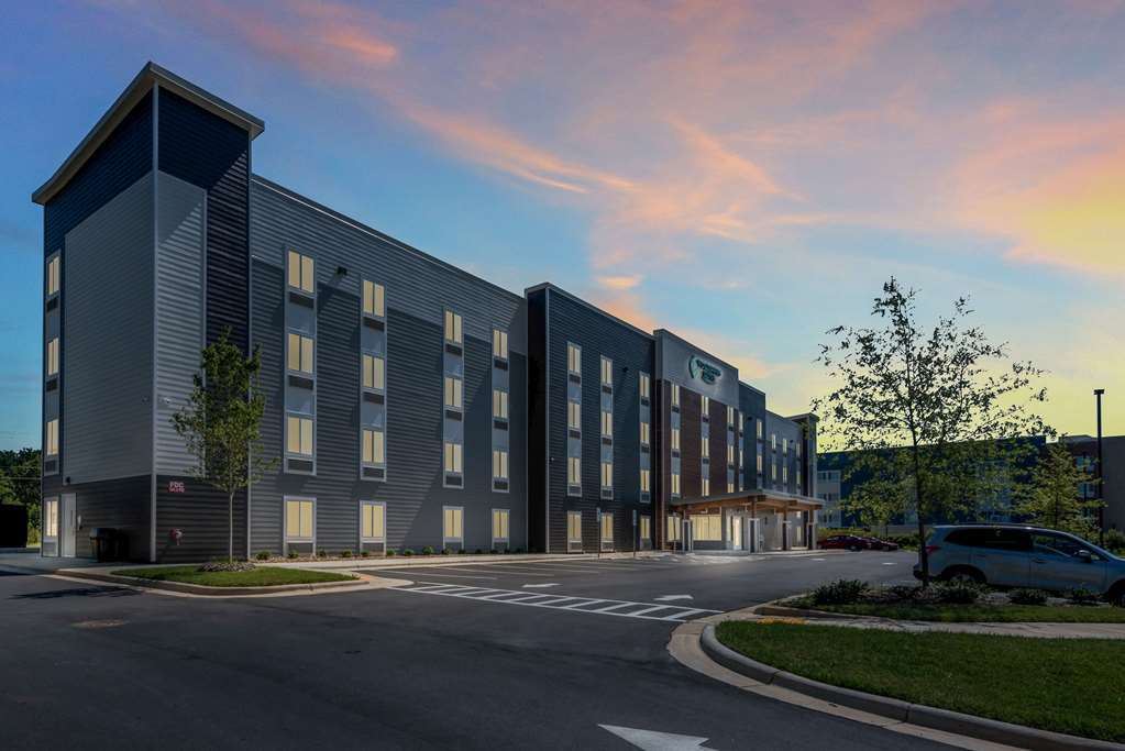 woodspring suites greensboro high point north