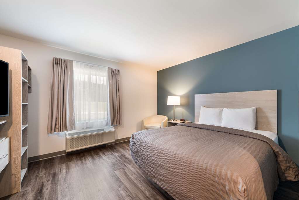 woodspring suites greensboro high point north