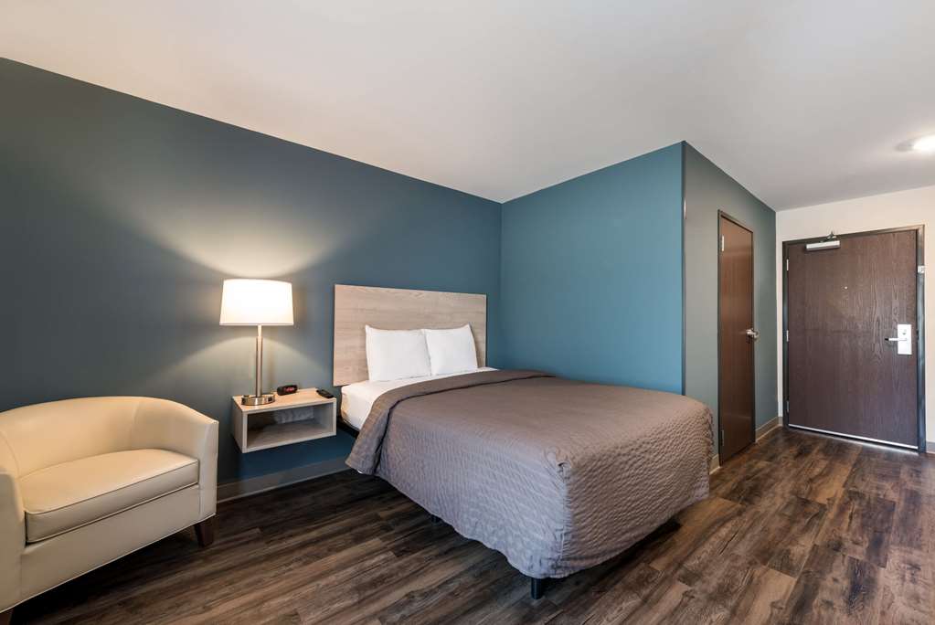 woodspring suites greensboro high point north