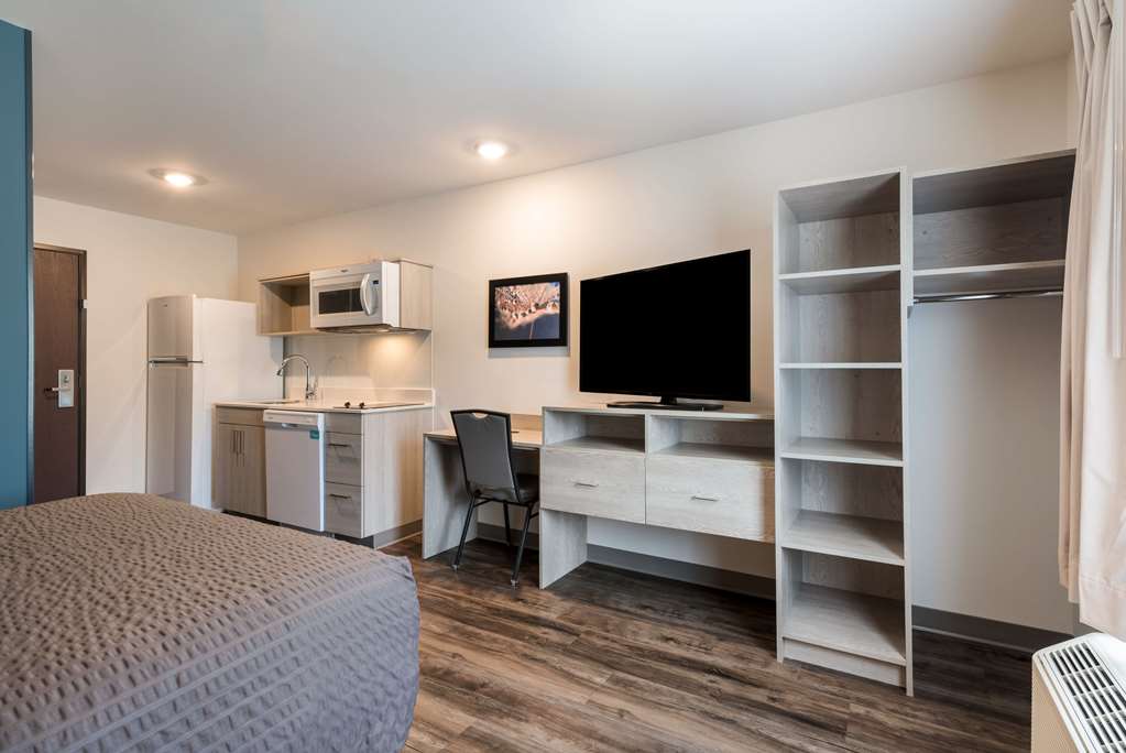 woodspring suites greensboro high point north