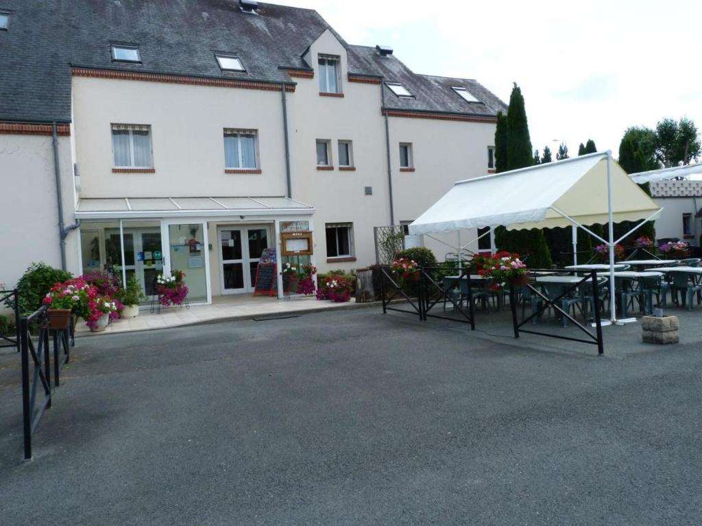 logis hotel sully le chateau