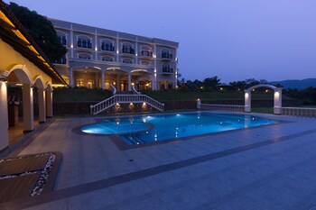 montrose golf resort and spa