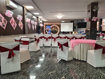 hotel grand manor