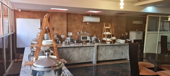 hotel grand manor