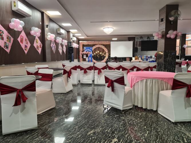 hotel grand manor