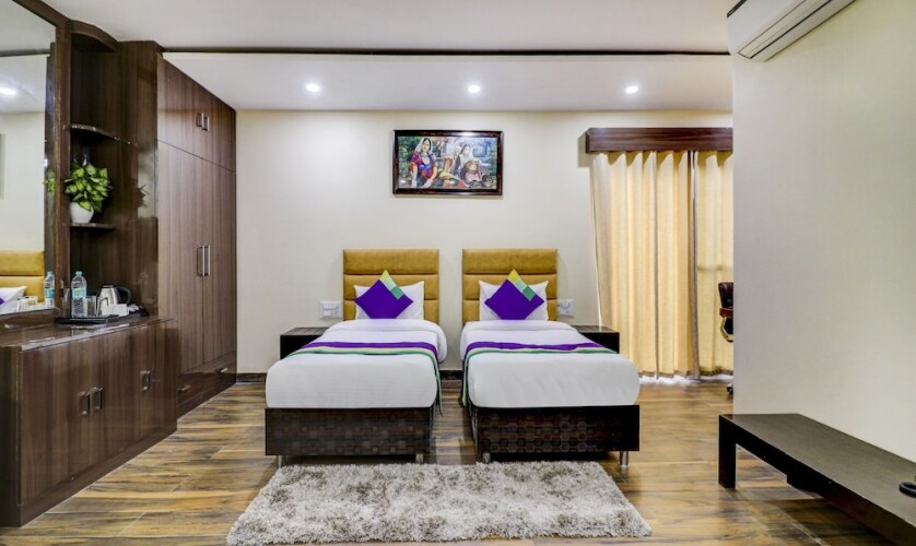 hotel grand manor