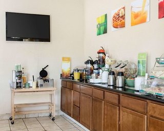 Quality Inn Louisville,Mississippi>>Louisville,3 star