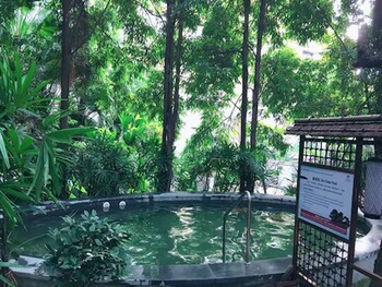 richwood garden hotel