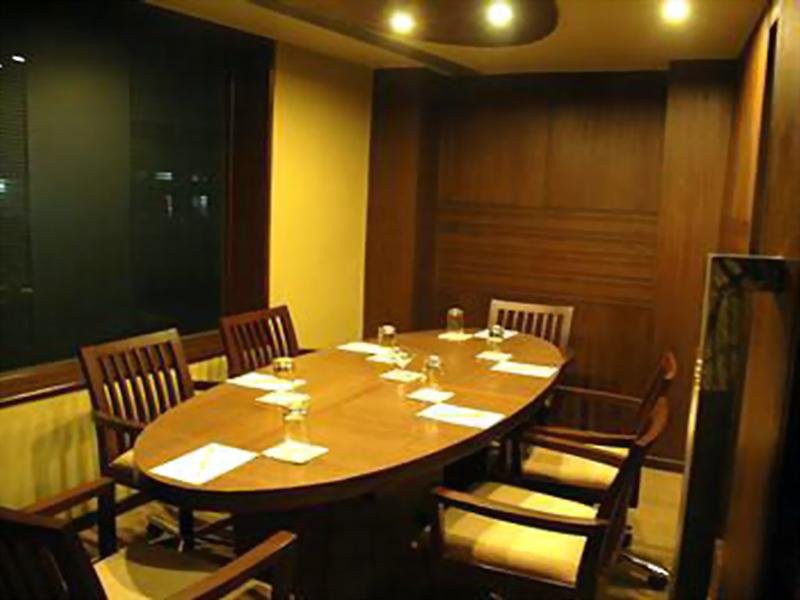 treebo tryst seven lake view